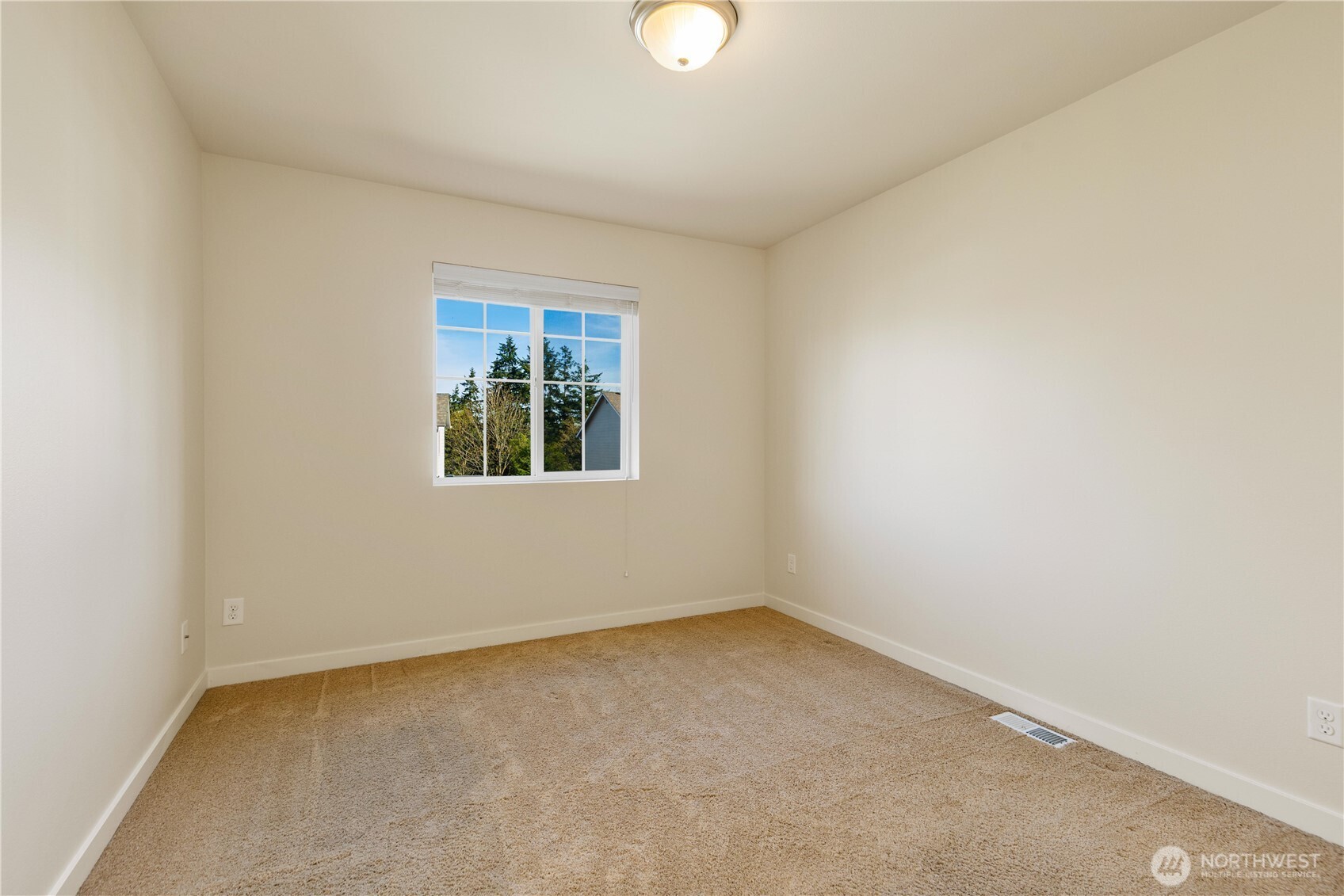 130 202nd Place SW, Lynnwood, WA 98036