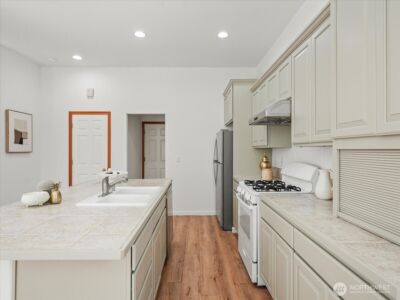 2465 132nd Avenue SE, Bellevue, WA 98005 - Photo 11