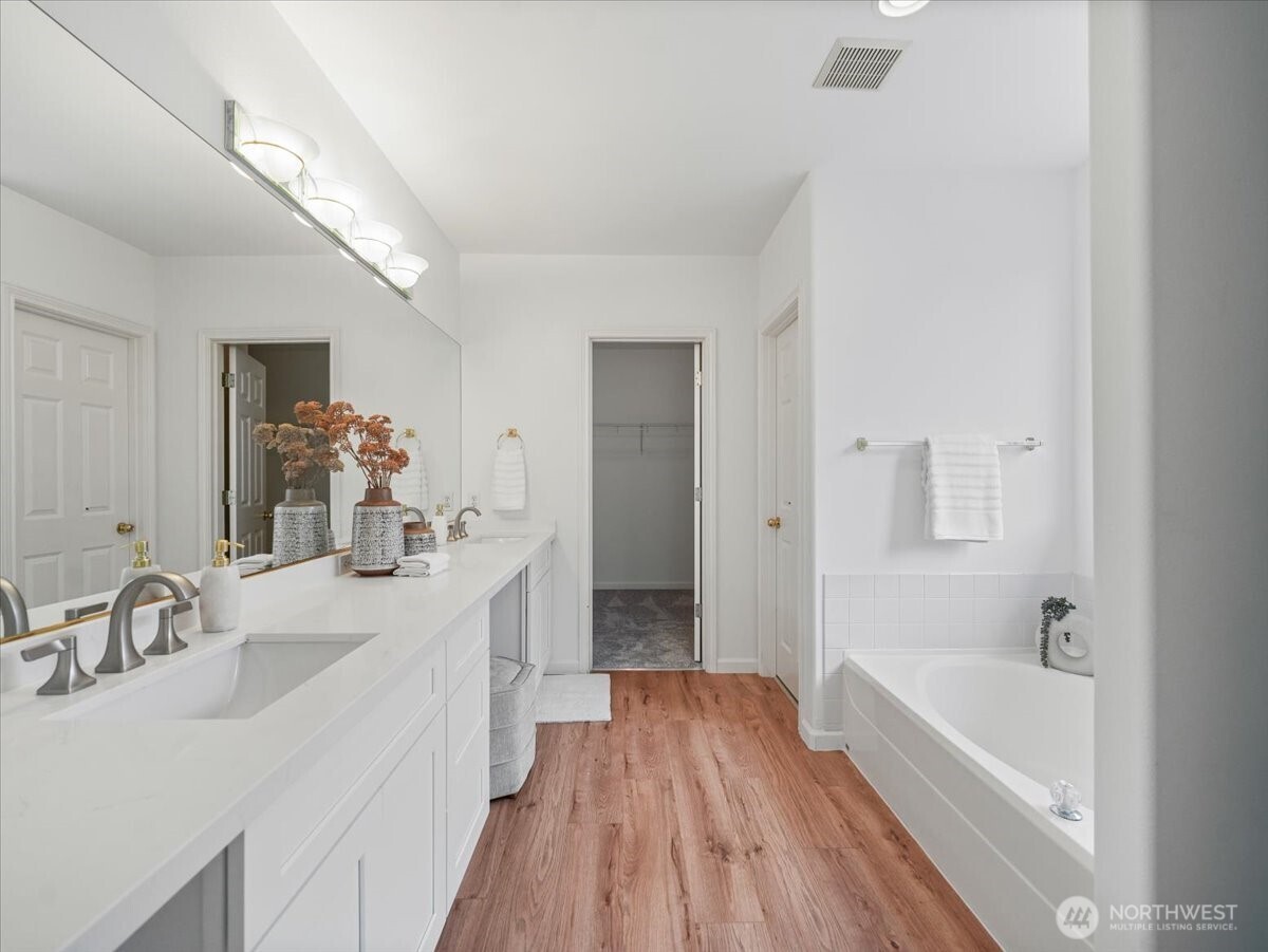 2465 132nd Avenue SE, Bellevue, WA 98005