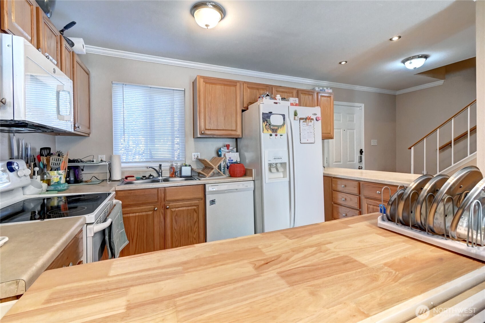 8823 Holly Dr #E206, Everett, WA 98208