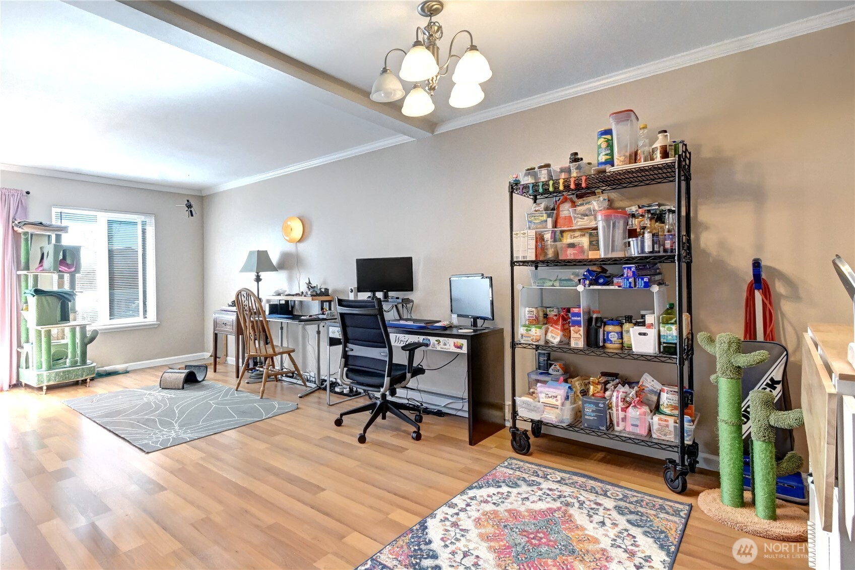 8823 Holly Dr #E206, Everett, WA 98208