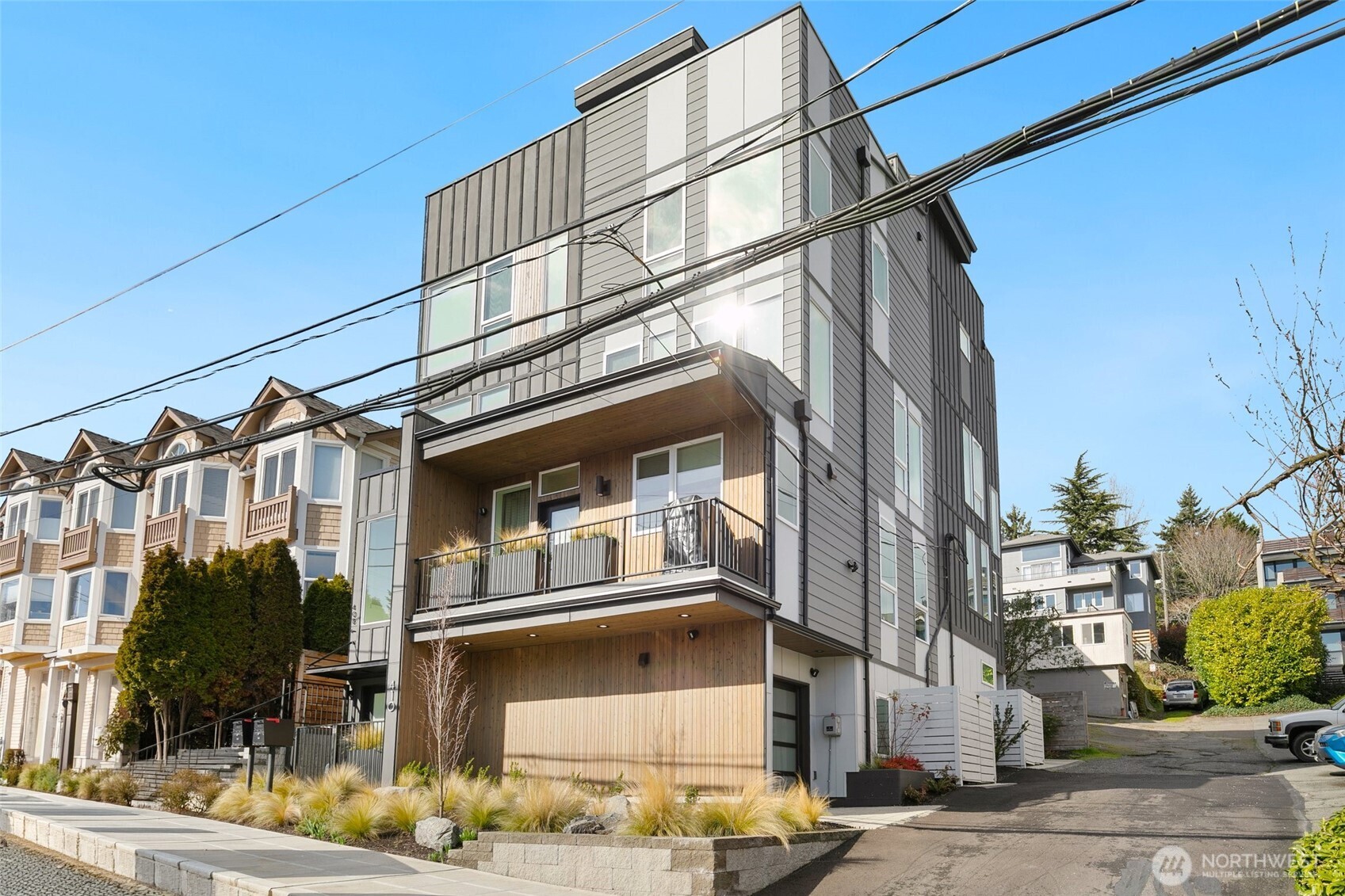 408 Aloha Street , Seattle, WA 98109