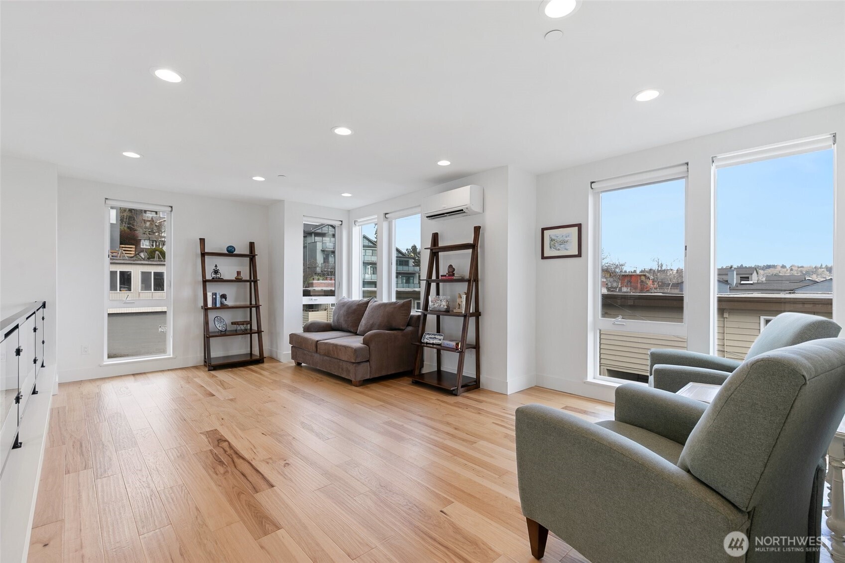 408 Aloha Street , Seattle, WA 98109