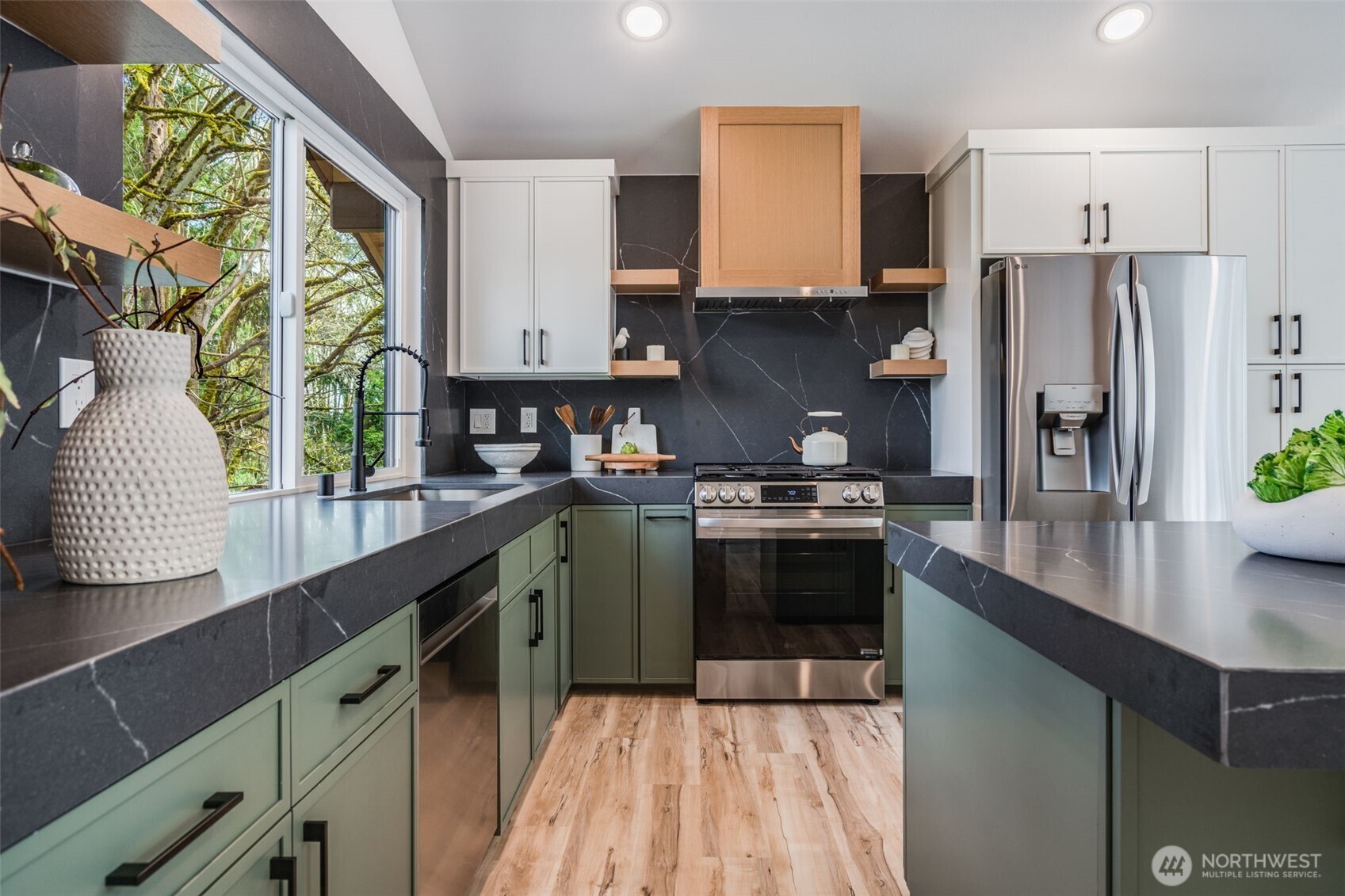 13402 NE 119th Way , Redmond, WA 98052