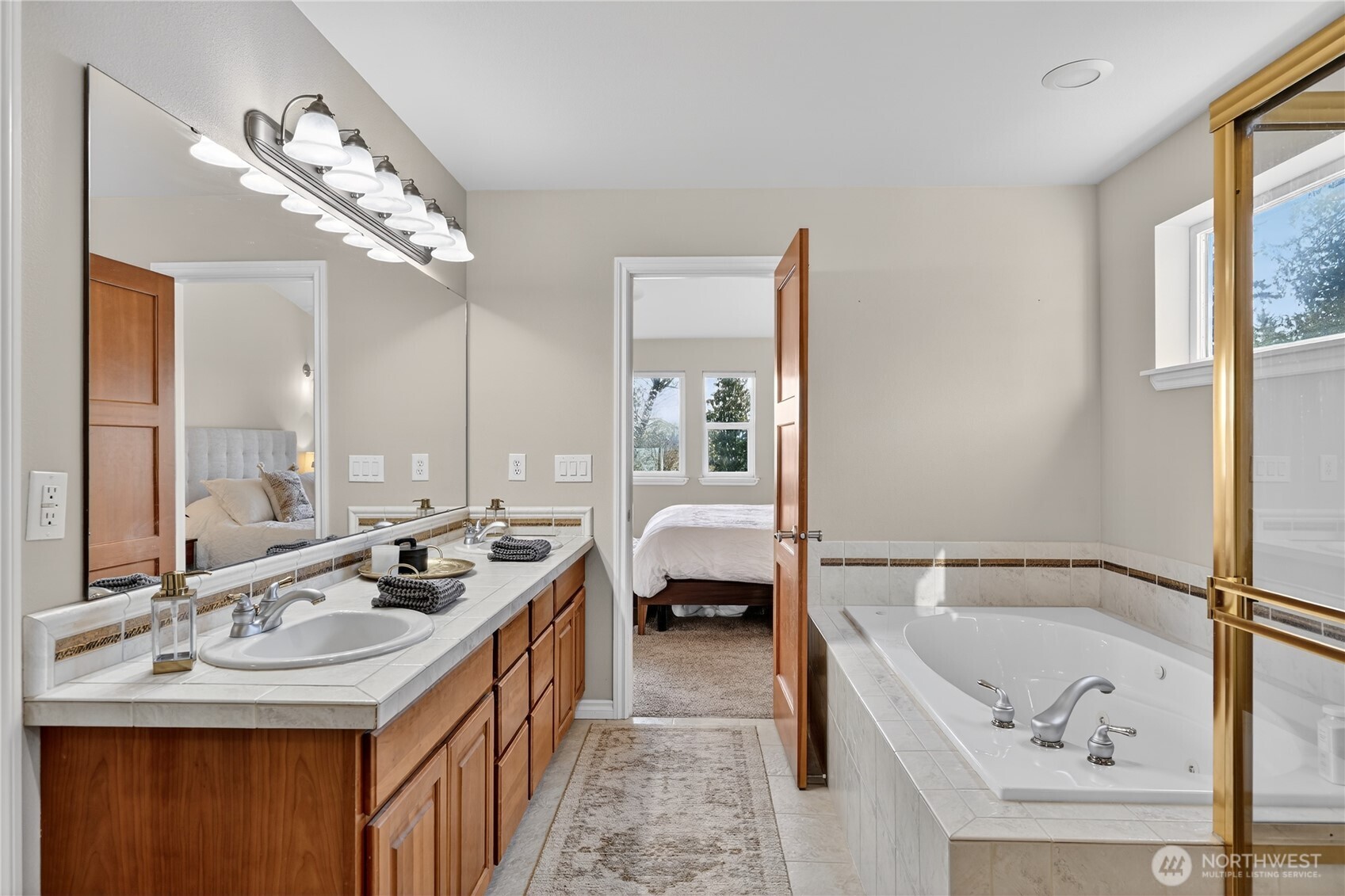 21112 7th Street Ct E, Lake Tapps, WA 98391