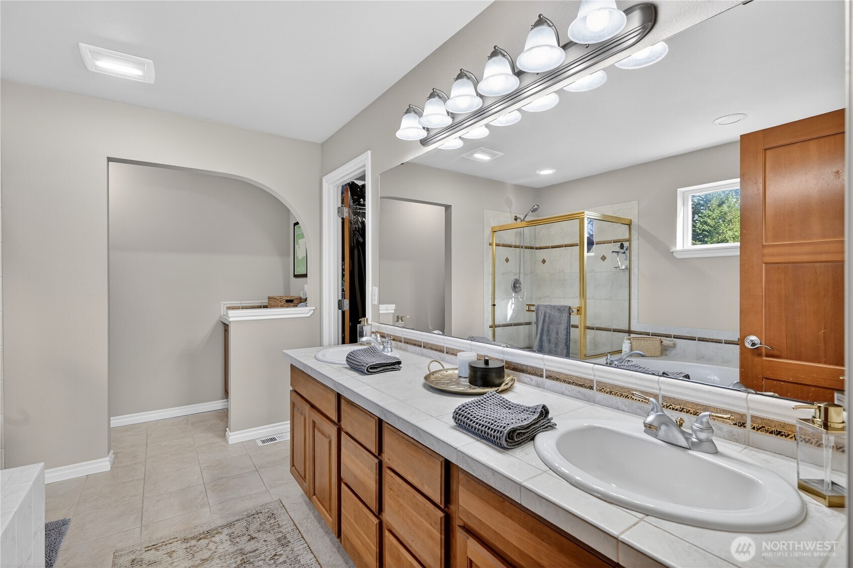 21112 7th Street Ct E, Lake Tapps, WA 98391