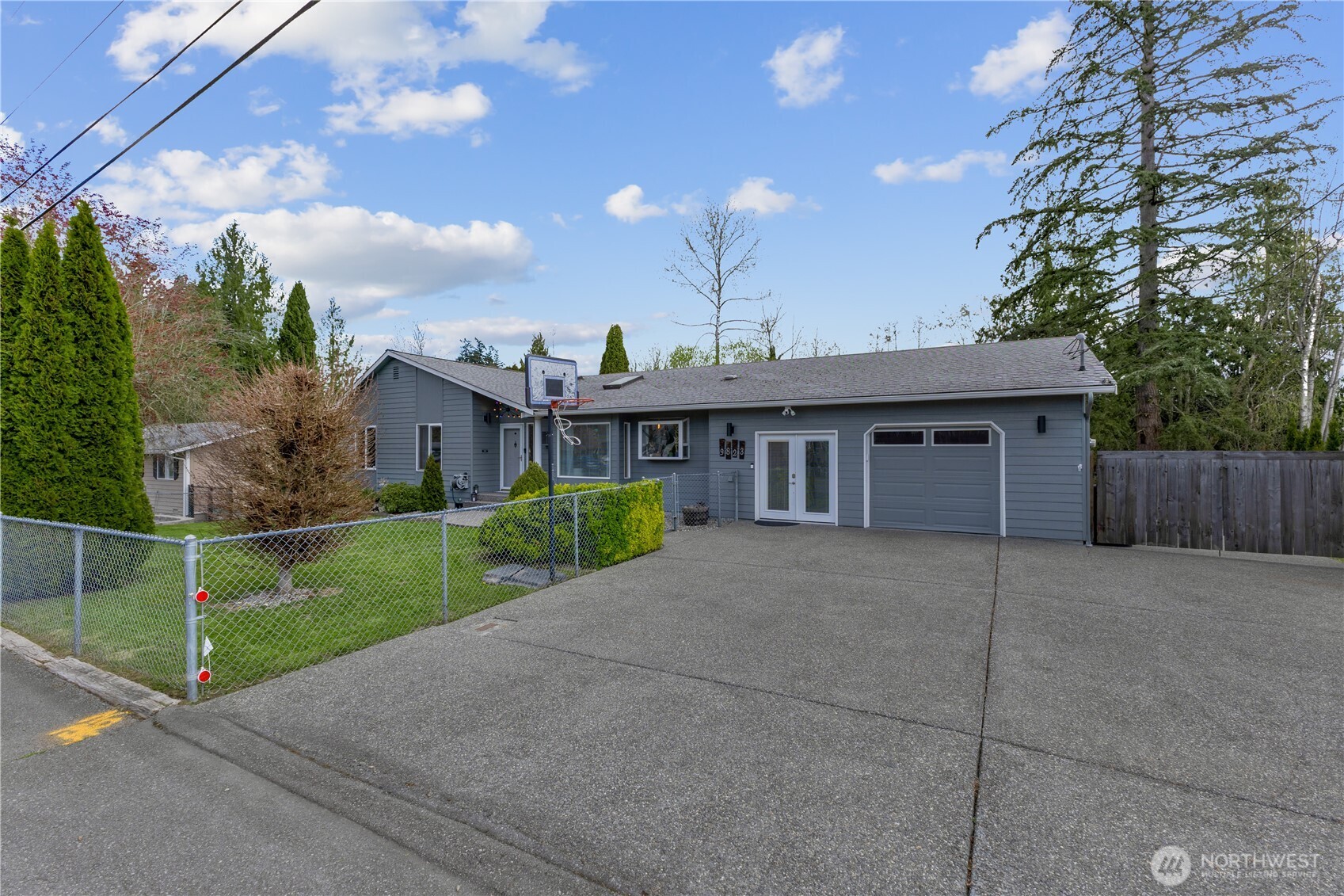 9823 64th Drive NE, Marysville, WA 98270