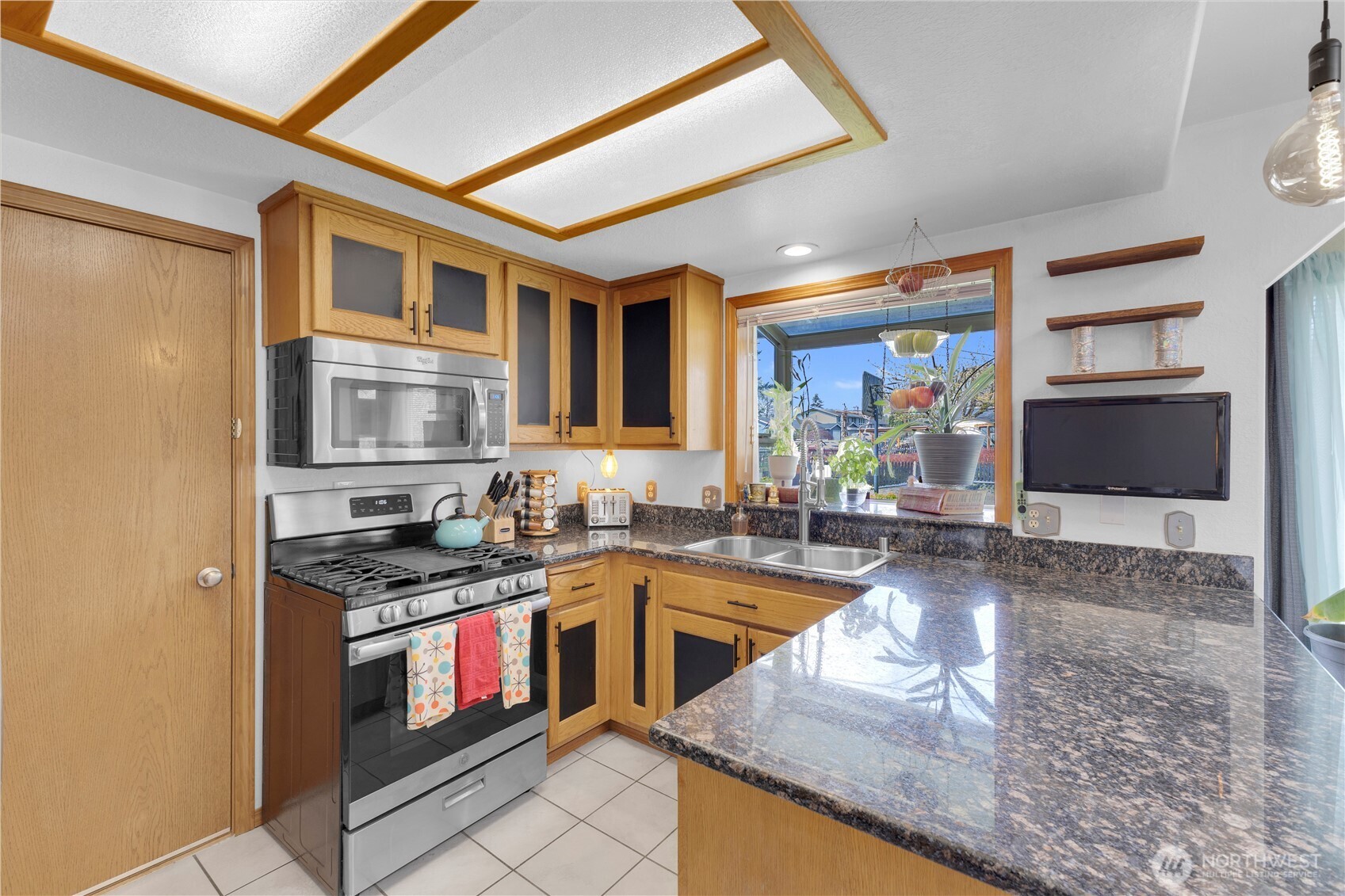 9823 64th Drive NE, Marysville, WA 98270