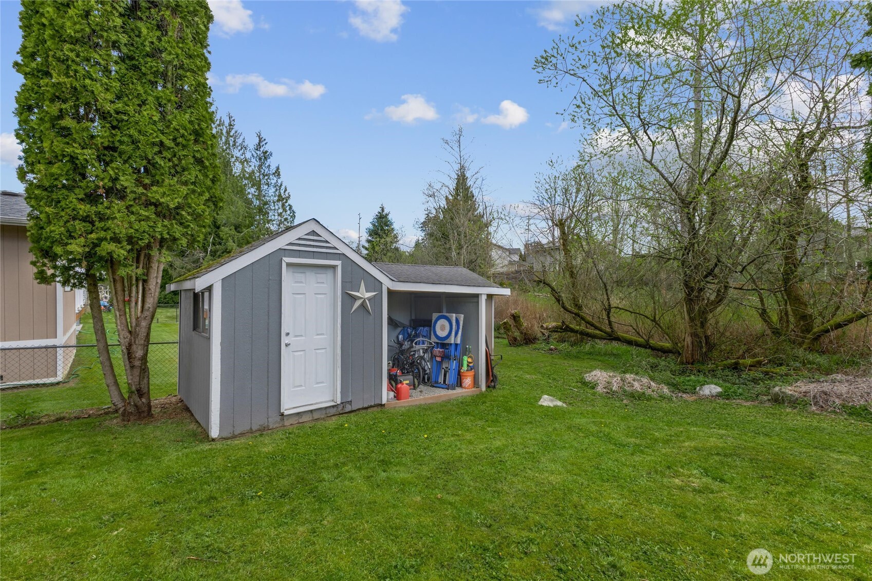 9823 64th Drive NE, Marysville, WA 98270