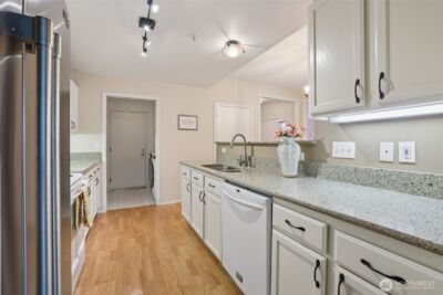 22537 SE 38th Terrace #1426, Issaquah, WA 98029 - Photo 15