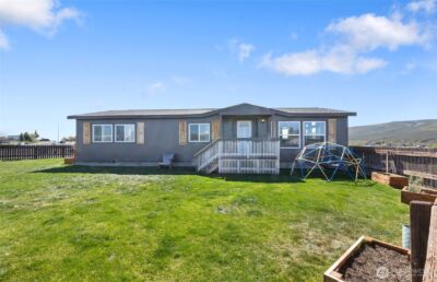 403 Hilltop Drive , Ephrata, WA 98823 - Photo 4