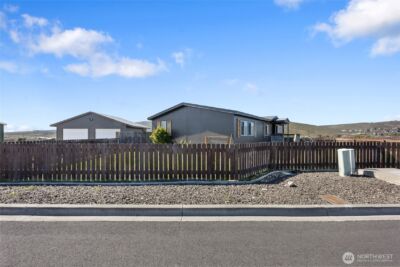 403 Hilltop Drive , Ephrata, WA 98823 - Photo 5