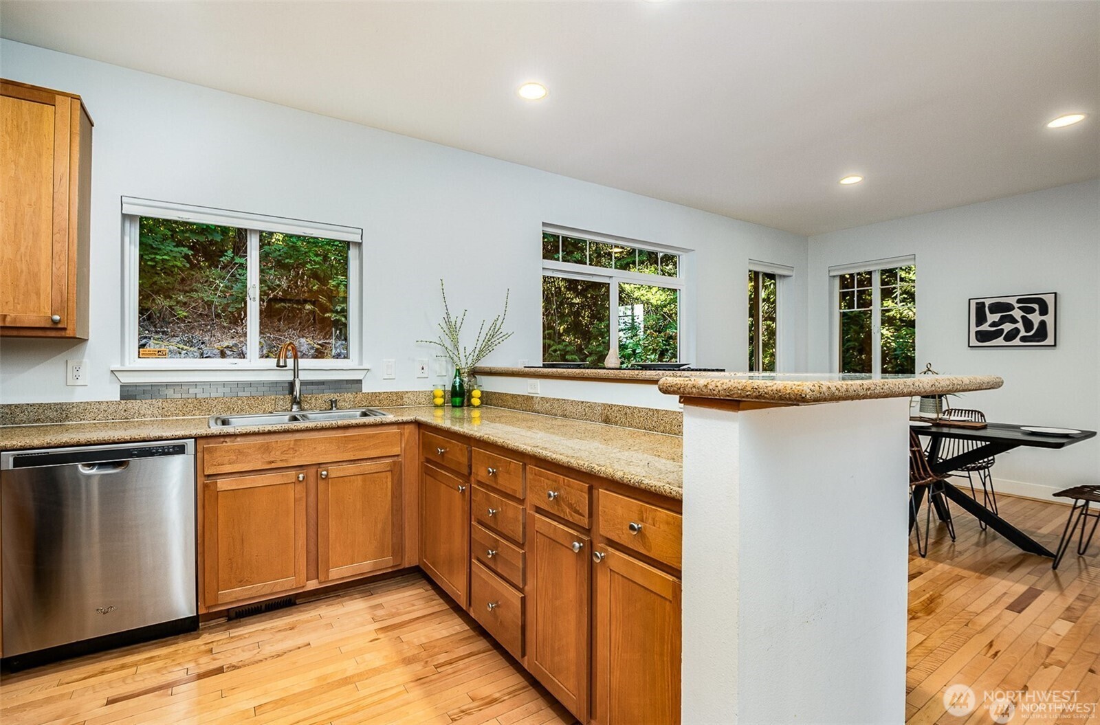 5523 Lakemont Boulevard SE #604, Bellevue, WA 98006
