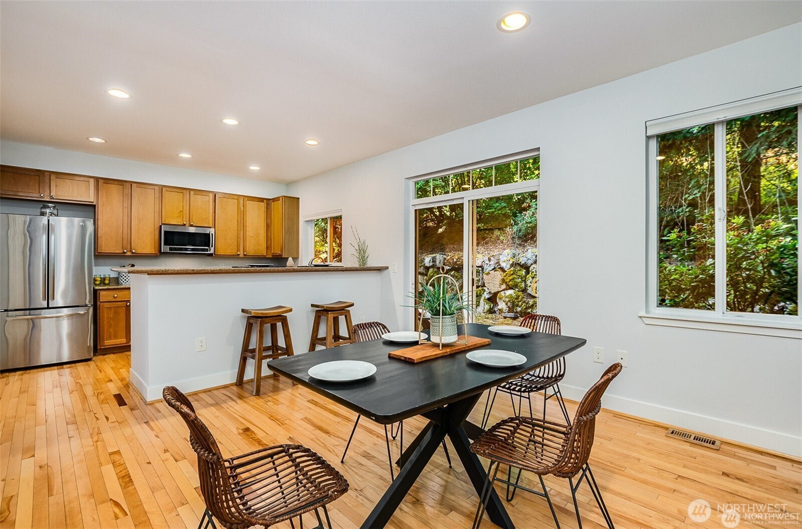 5523 Lakemont Boulevard SE #604, Bellevue, WA 98006