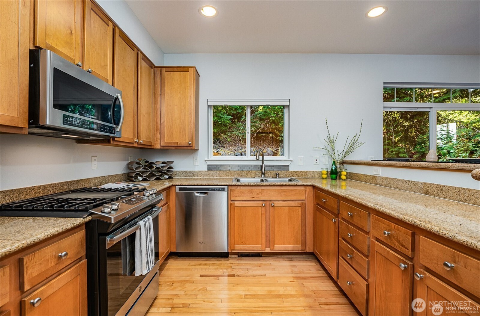 5523 Lakemont Boulevard SE #604, Bellevue, WA 98006