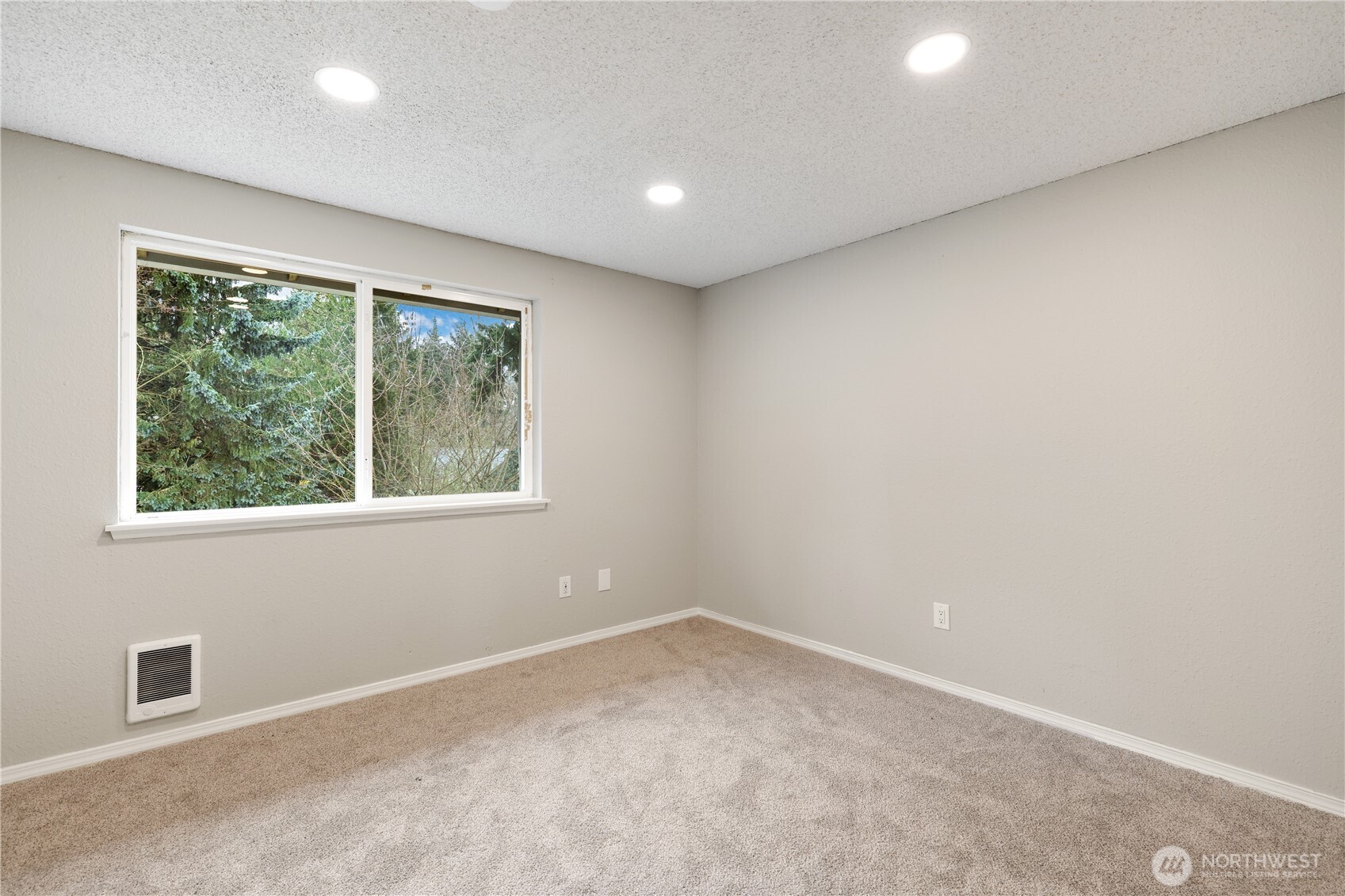 12002 151st Court E, Puyallup, WA 98374