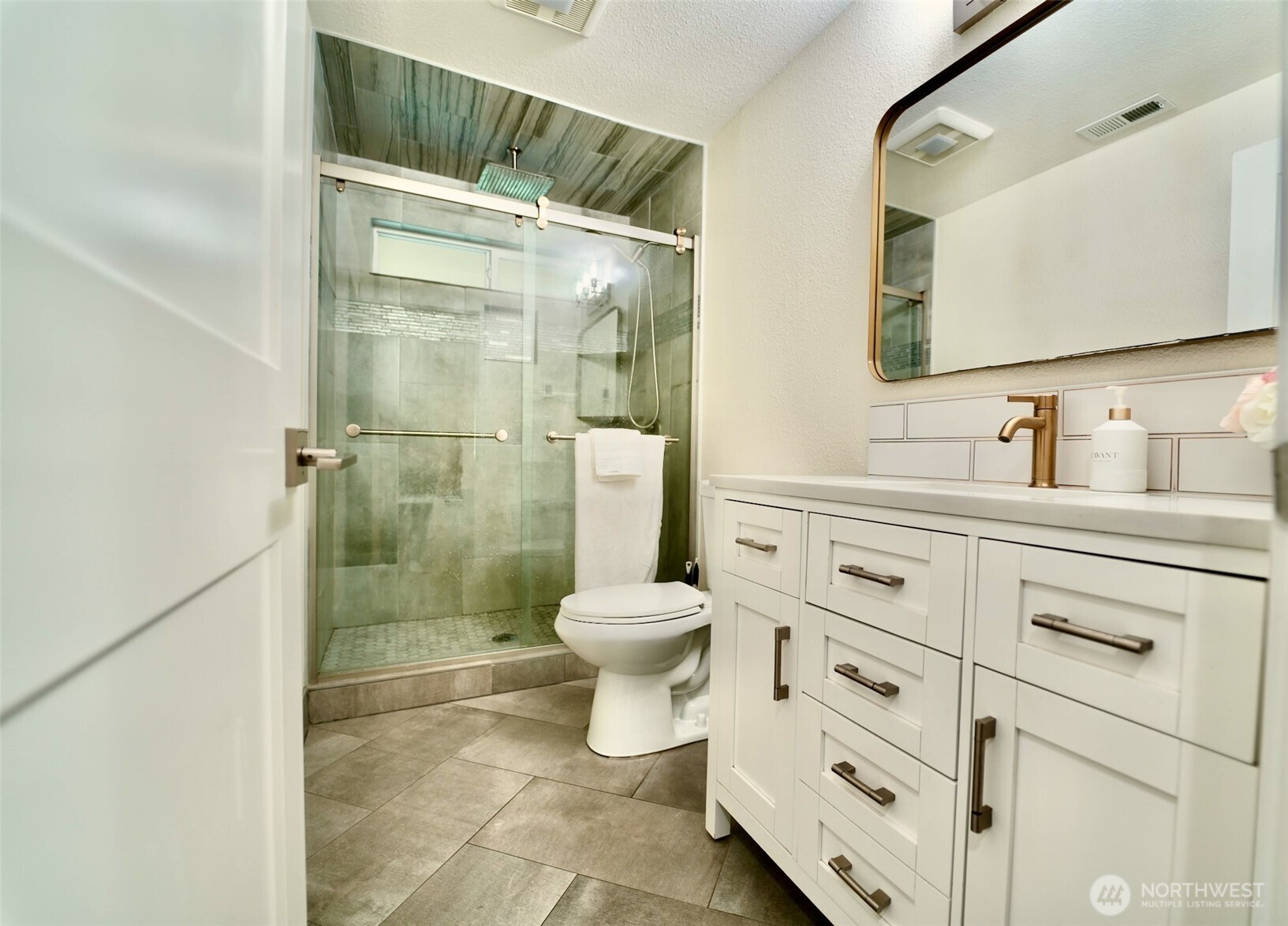 29517 164th Avenue SE, Kent, WA 98042