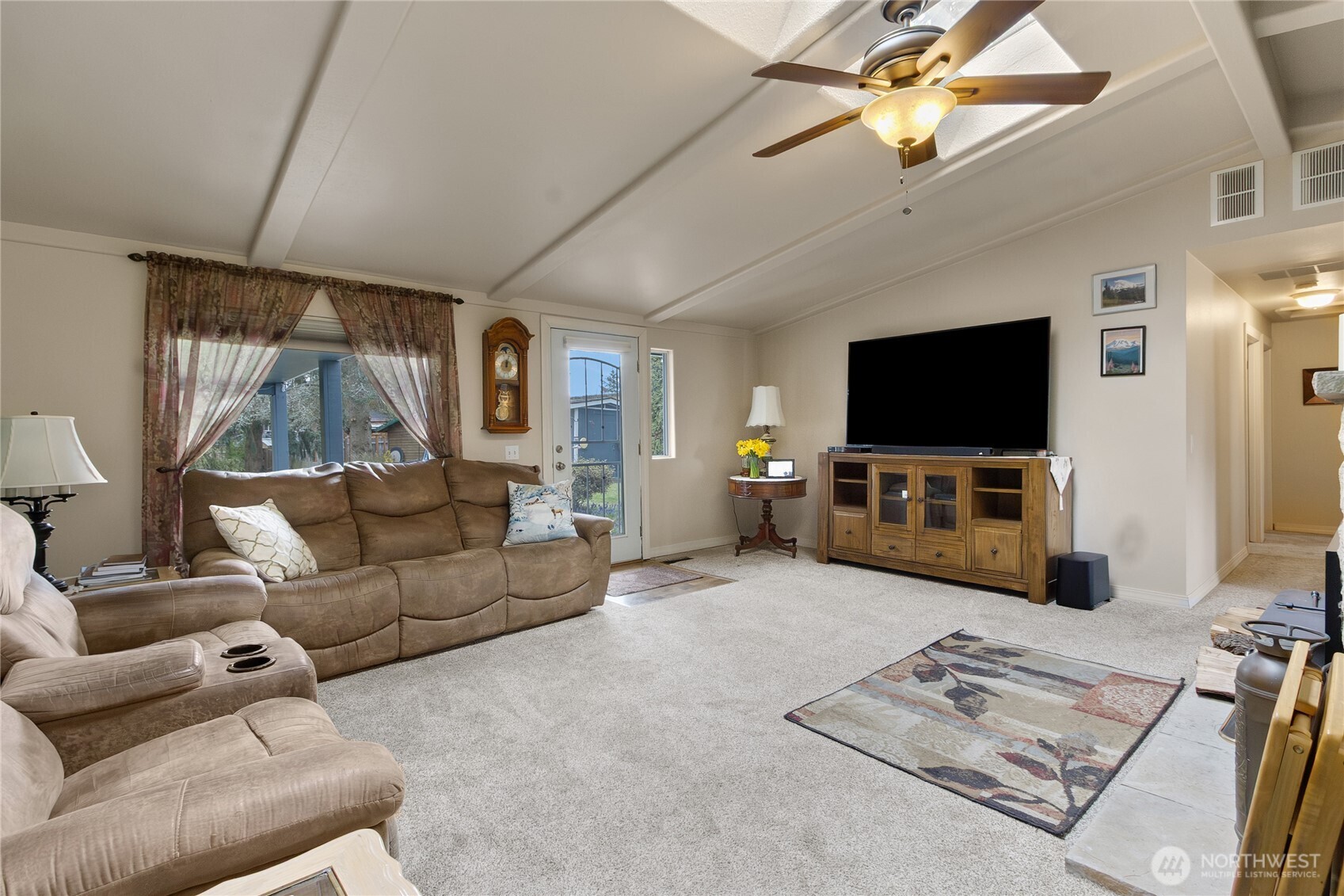 2124 Firland Drive , Puyallup, WA 98371