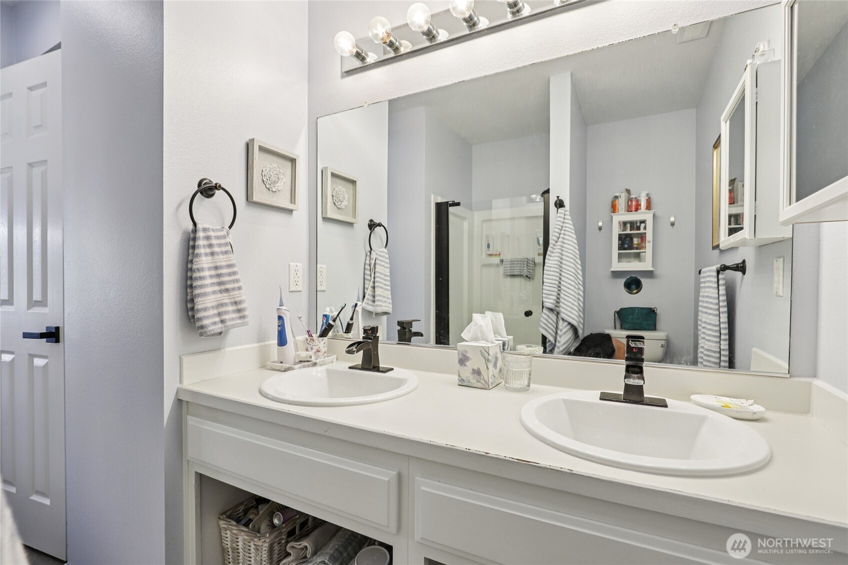 2764 E McLoughlin Boulevard , Vancouver, WA 98661