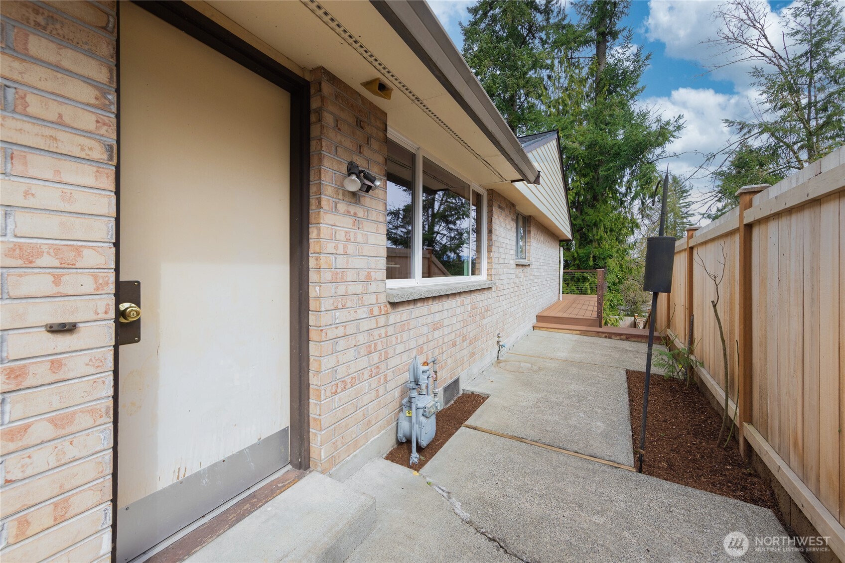 1208 172nd Avenue NE, Bellevue, WA 98008