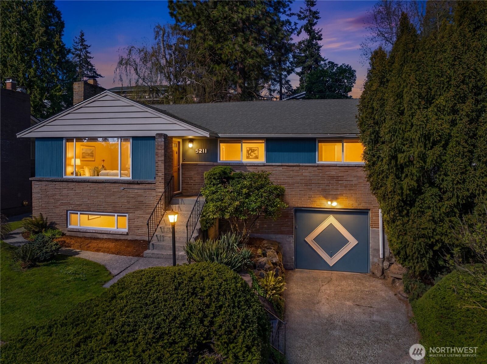 5211 40th Avenue SW, Seattle, WA 98136
