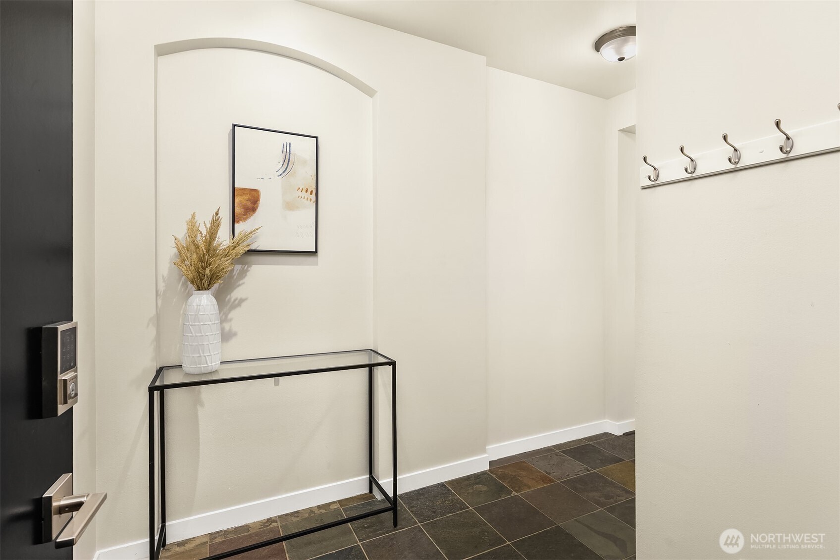 530 4th Avenue W #107, Seattle, WA 98119
