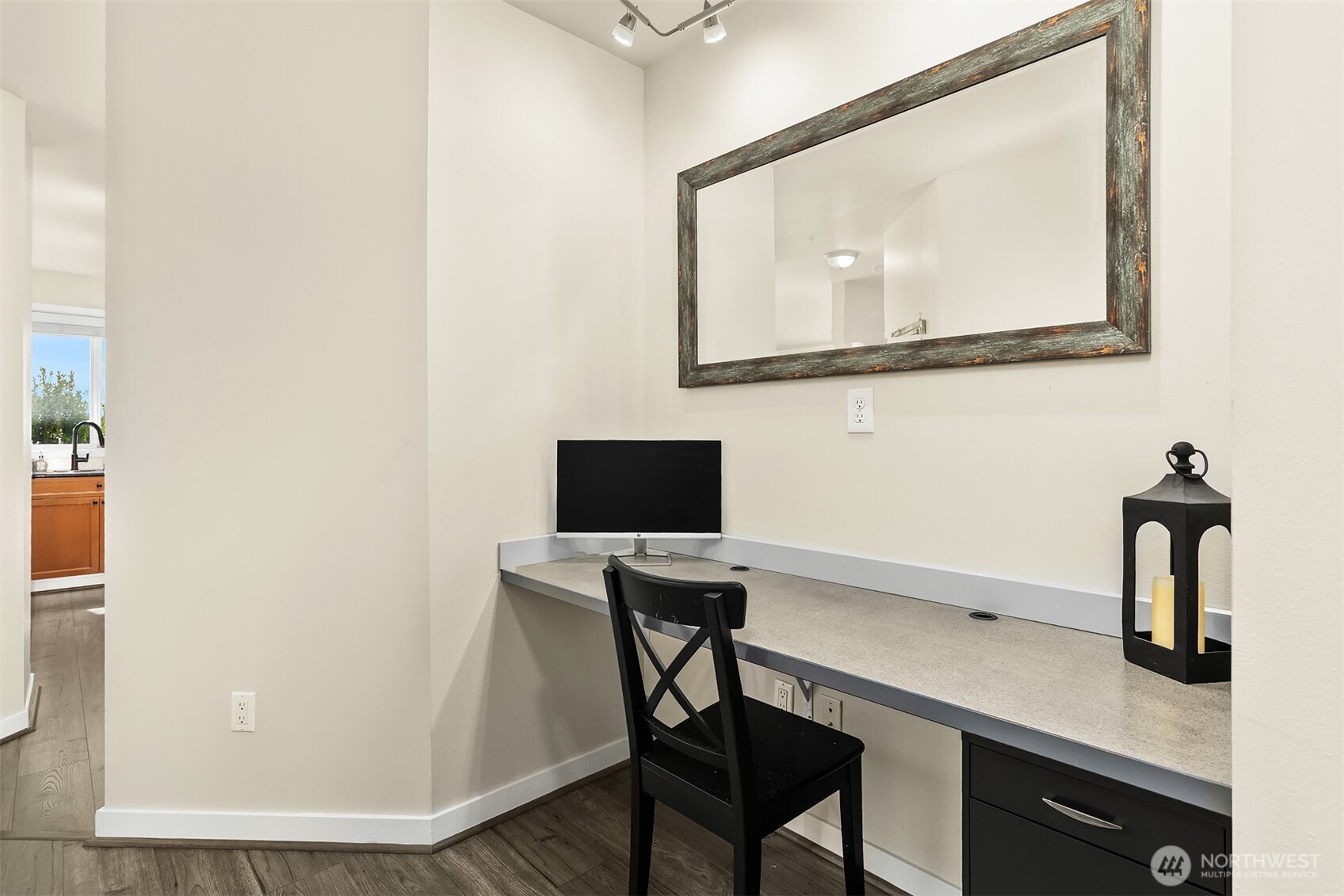 530 4th Avenue W #107, Seattle, WA 98119