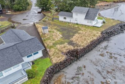 742 Penninsula Court SE, Ocean Shores, WA 98569