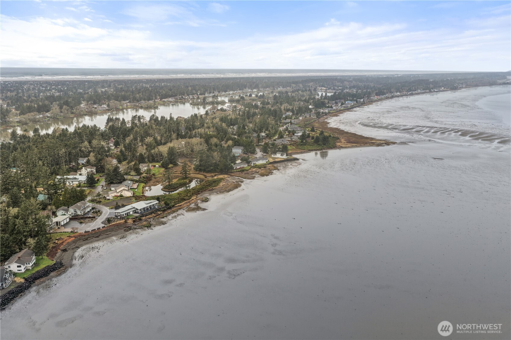 742 Penninsula Court SE, Ocean Shores, WA 98569