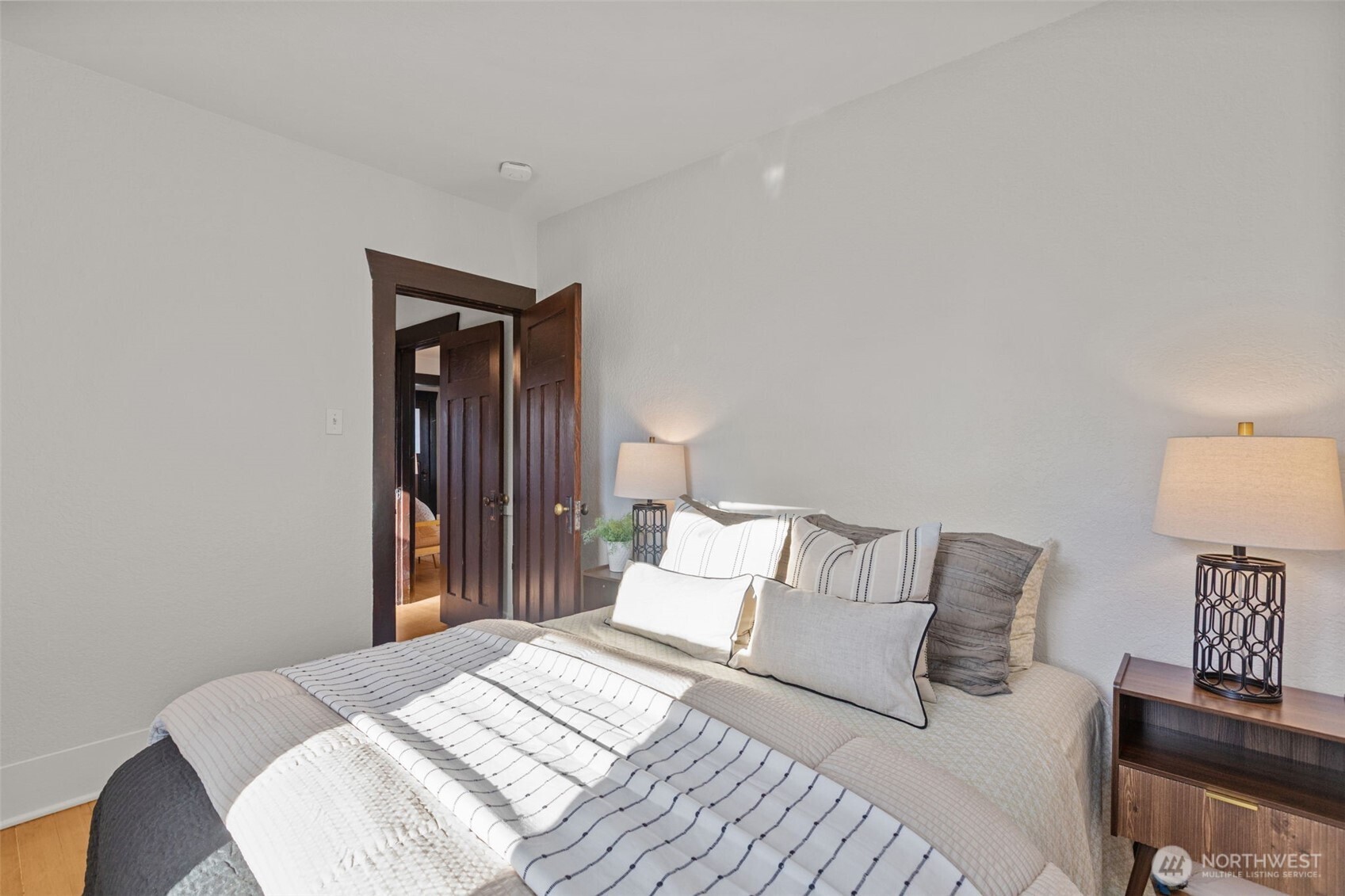 4219 S Mead Street , Seattle, WA 98118