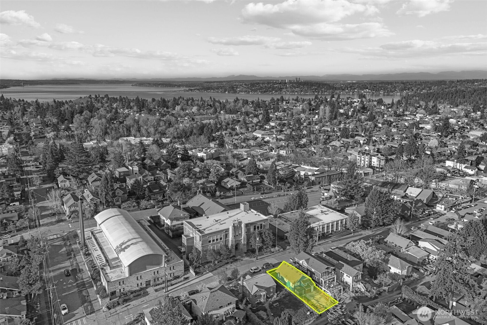 4219 S Mead Street , Seattle, WA 98118
