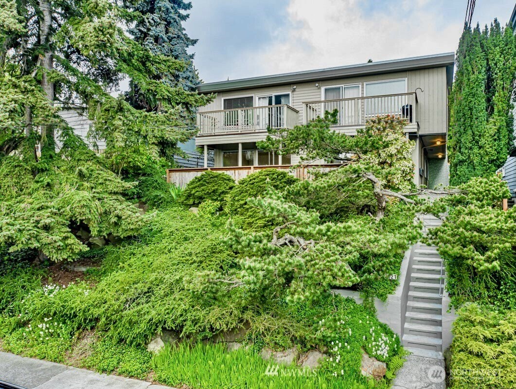 3021 21st Avenue W, Seattle, WA 98199