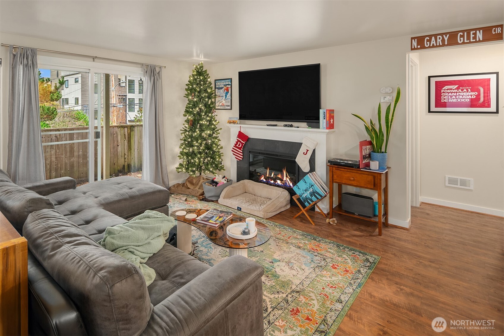 3021 21st Avenue W, Seattle, WA 98199