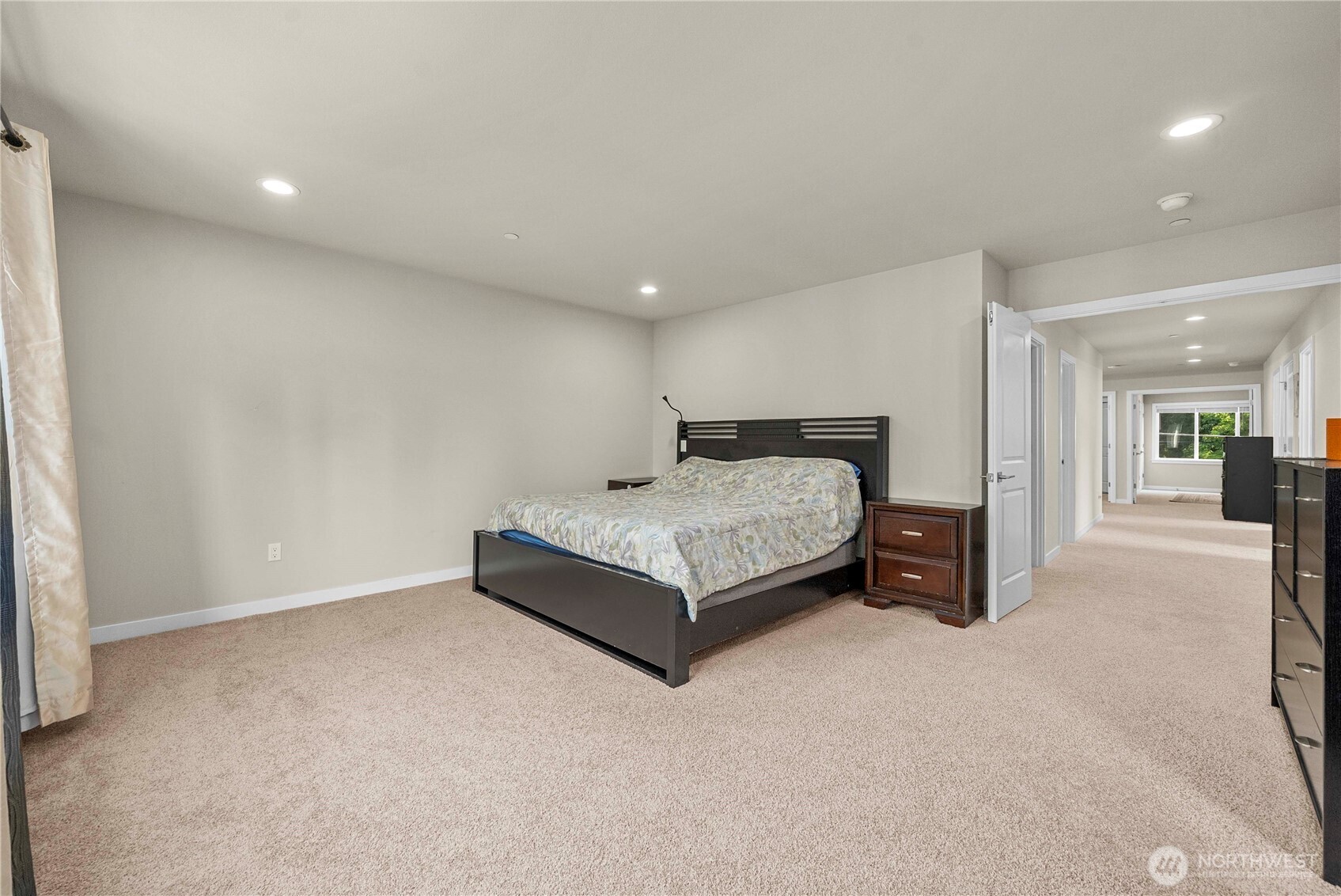 19821 75th Avenue NE, Kenmore, WA 98028