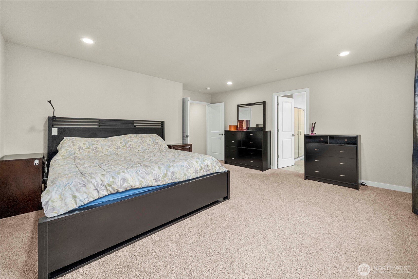 19821 75th Avenue NE, Kenmore, WA 98028