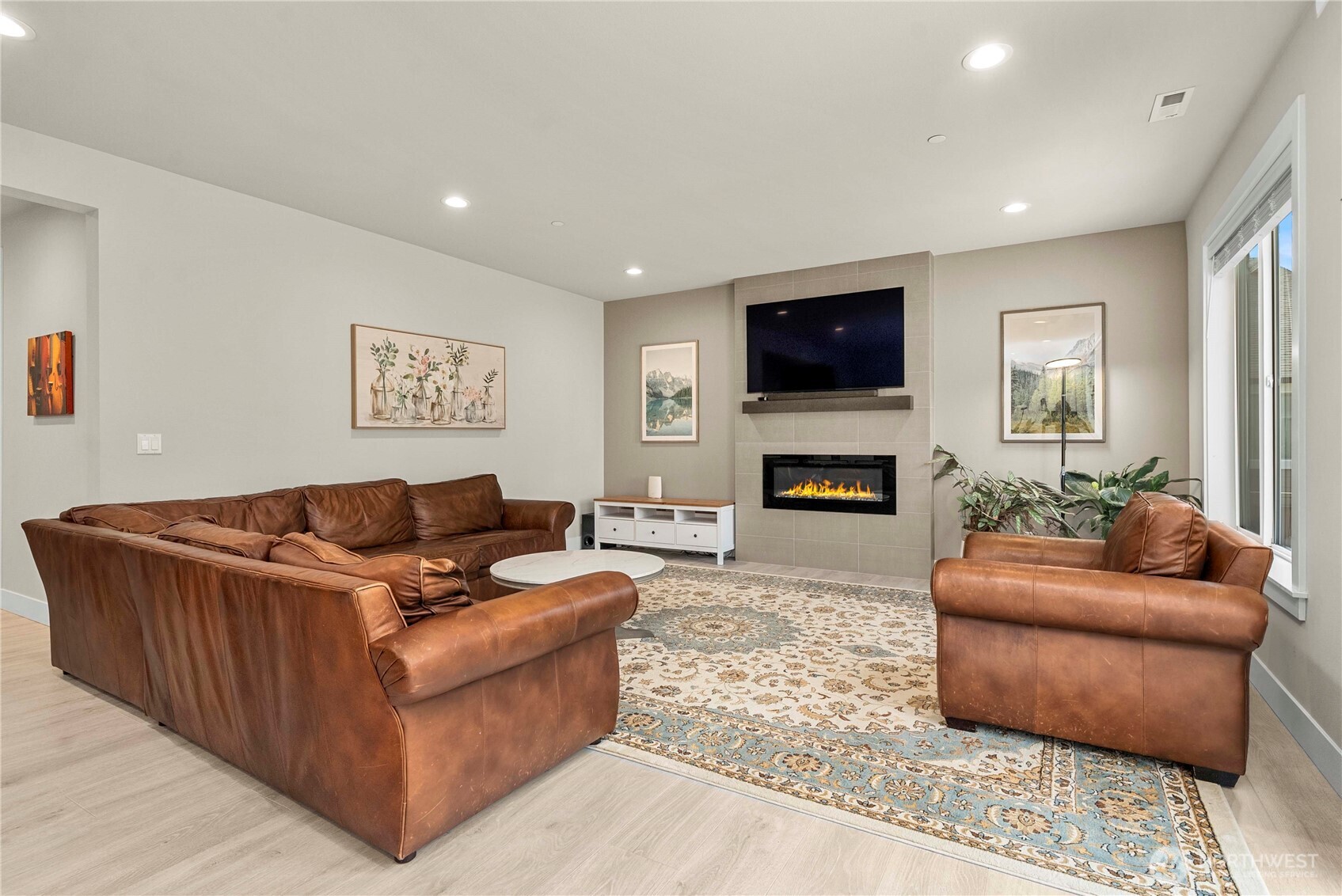 19821 75th Avenue NE, Kenmore, WA 98028