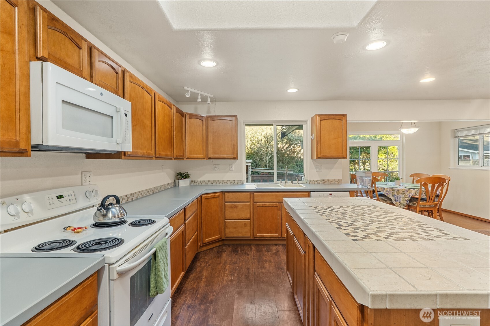 804 Scoter Court SE, Ocean Shores, WA 98569