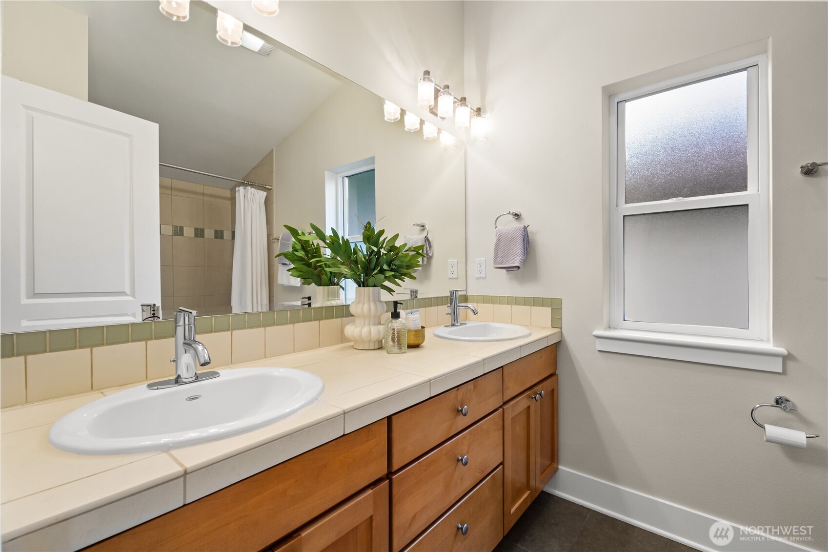 2614 NW 57th Street #B, Seattle, WA 98107