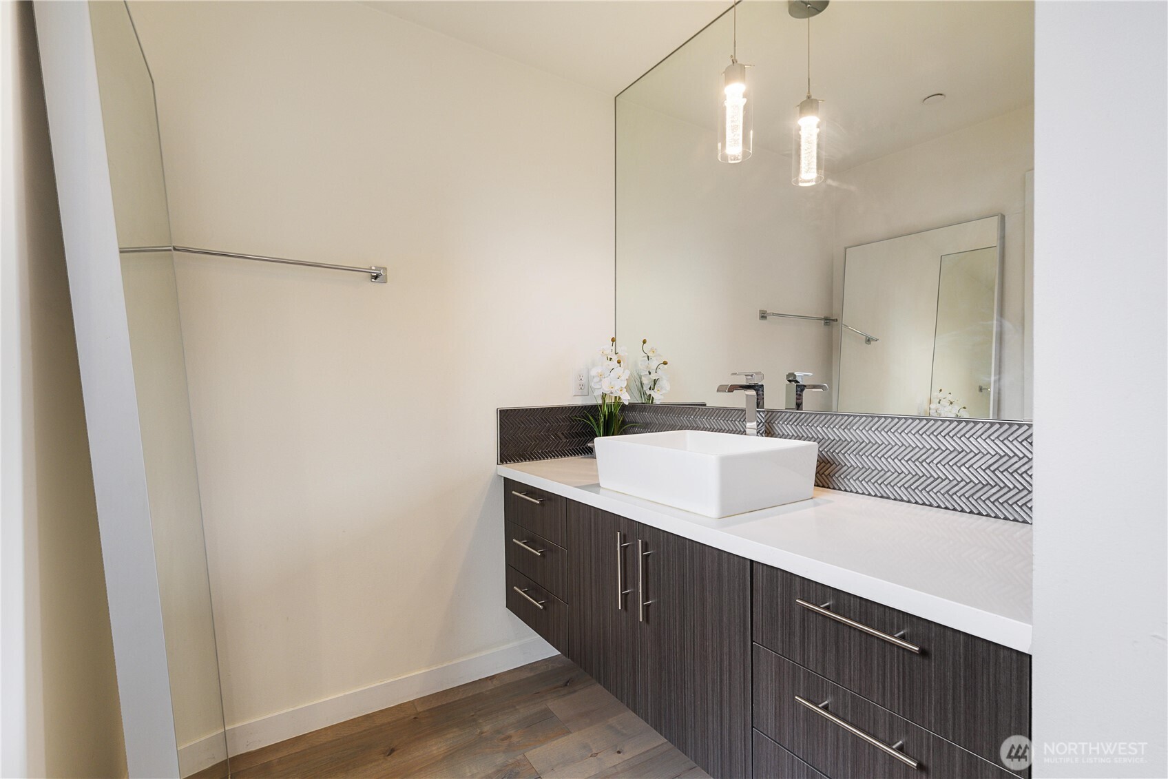 1708 Alki Avenue SW #B, Seattle, WA 98116