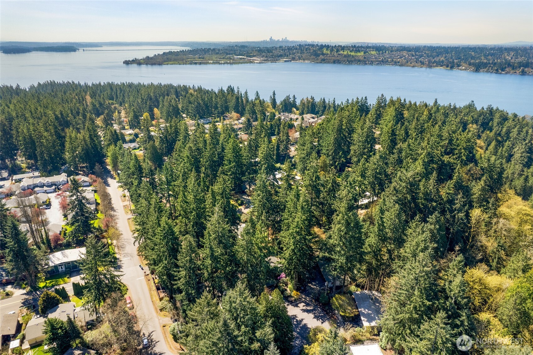 7439 NE 123rd Place , Kirkland, WA 98034