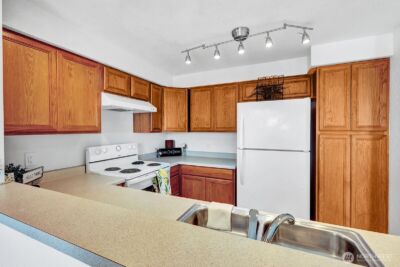 1321 S Puget Drive #E-33, Renton, WA 98055 - Photo 6