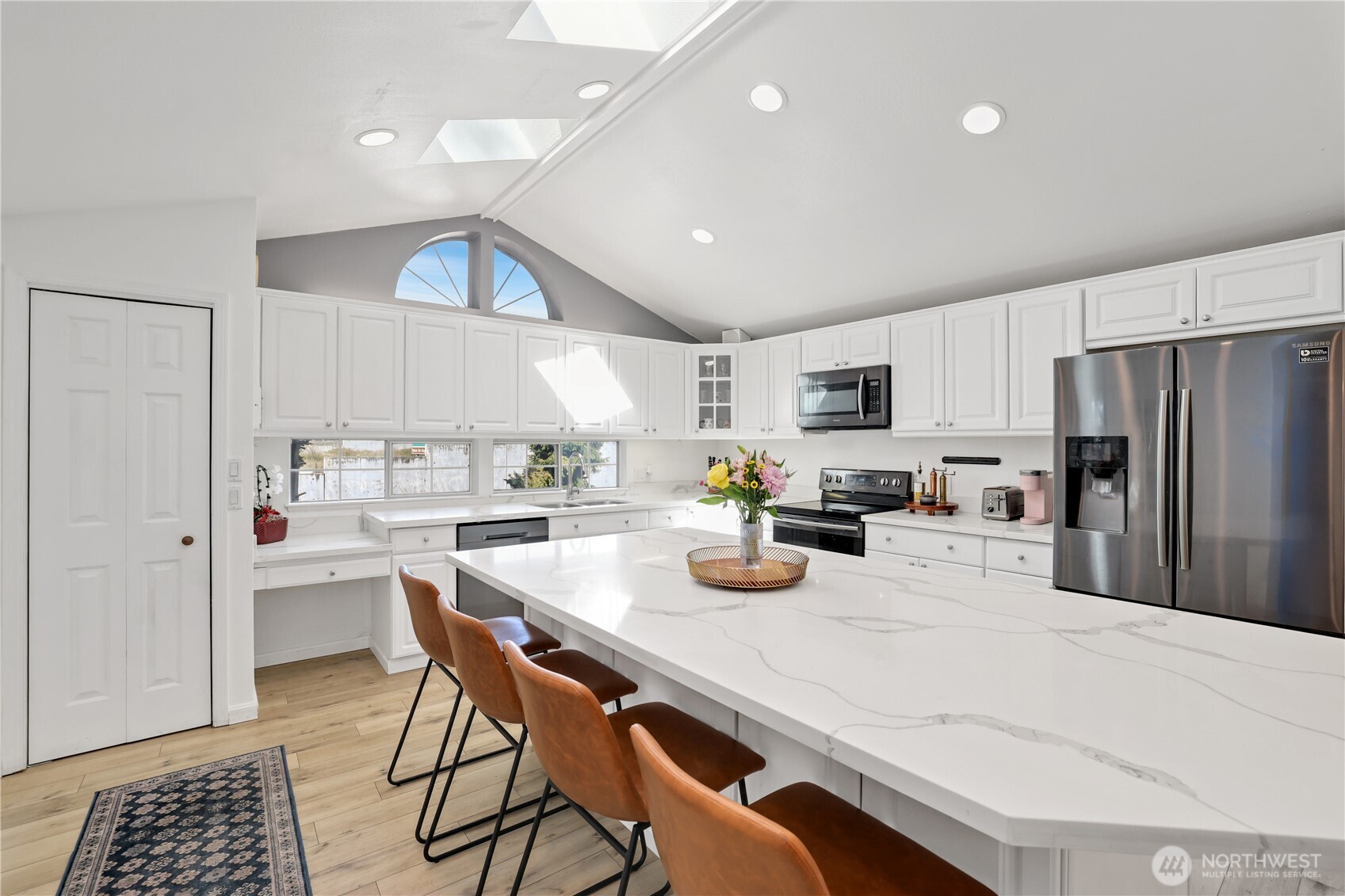 822 S Winnifred Street , Tacoma, WA 98465