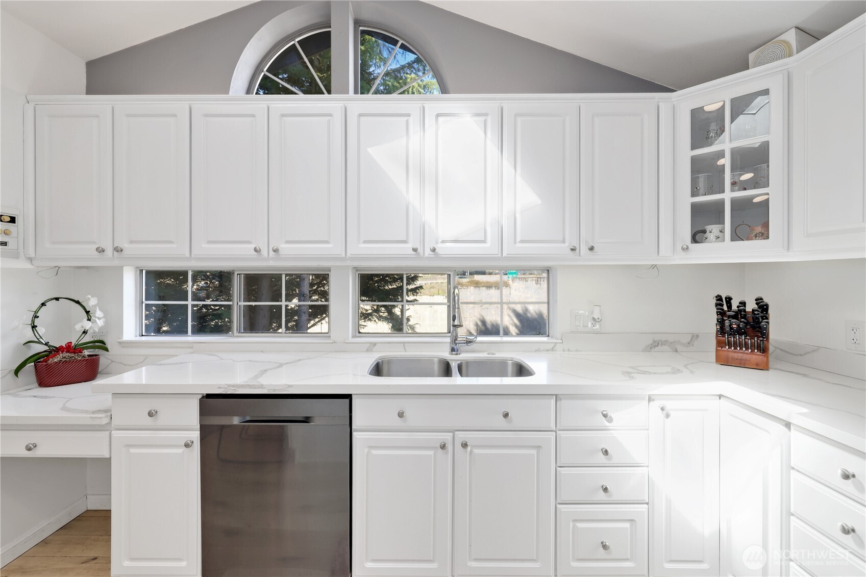 822 S Winnifred Street , Tacoma, WA 98465