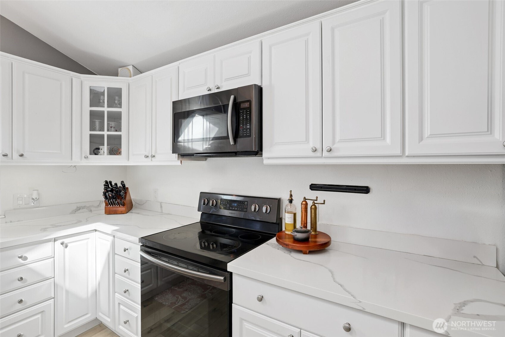 822 S Winnifred Street , Tacoma, WA 98465