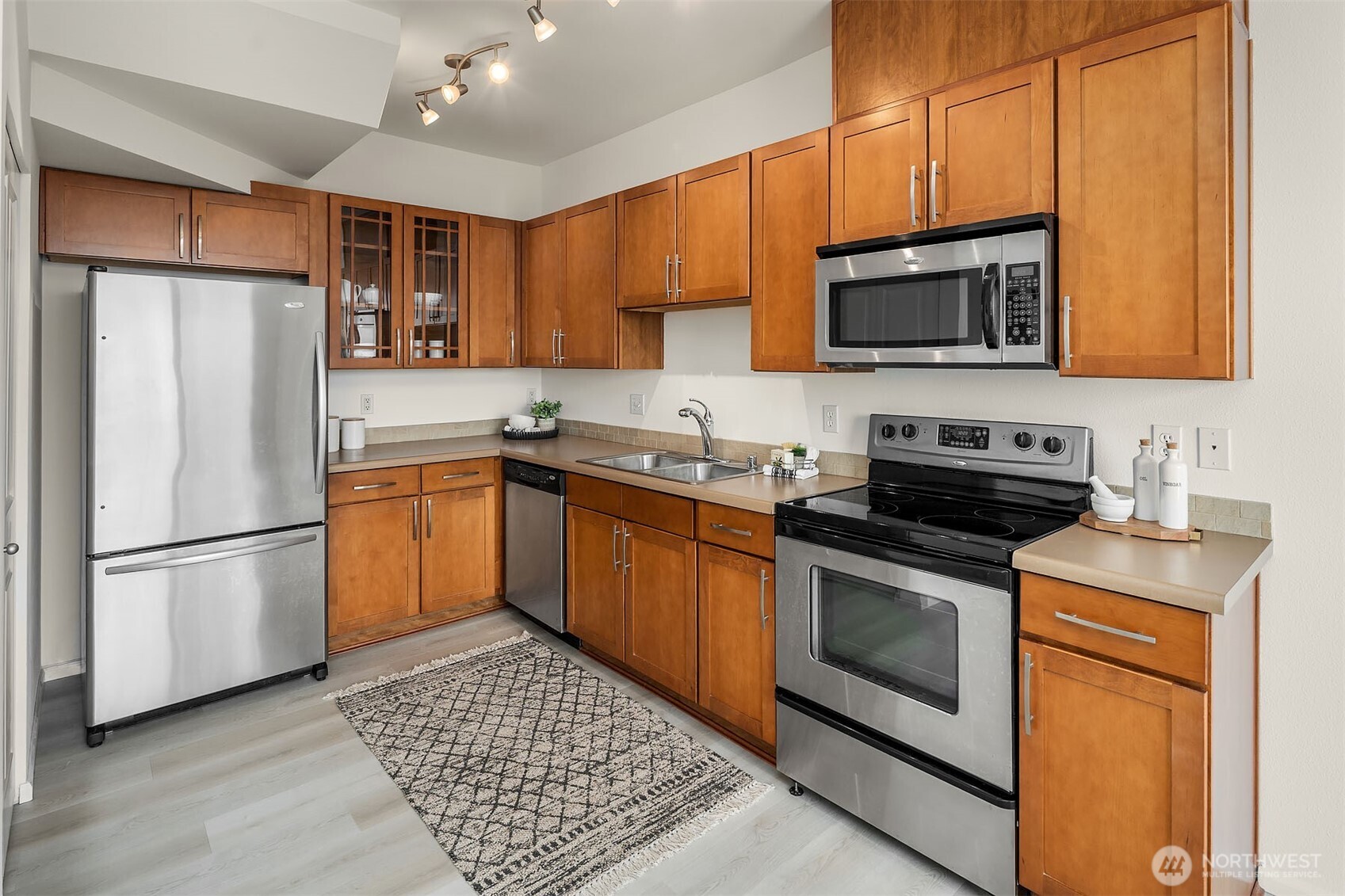 2946 SW Raymond Street #805, Seattle, WA 98126