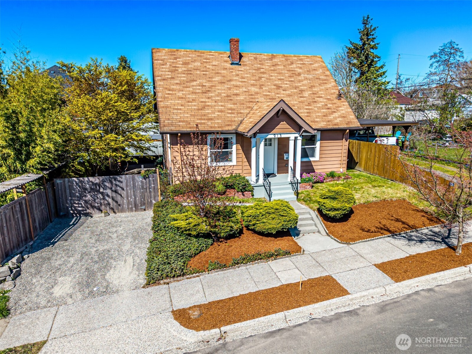 913 E McKinley Road , Tacoma, WA 98404