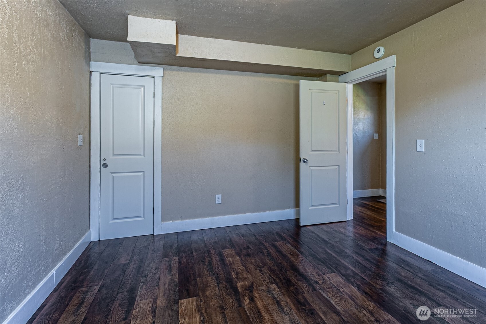 913 E McKinley Road , Tacoma, WA 98404