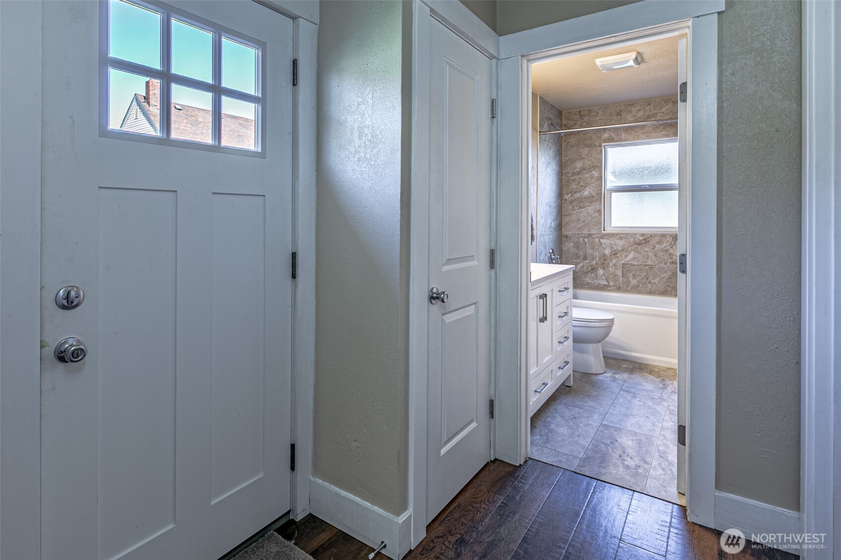 913 E McKinley Road , Tacoma, WA 98404