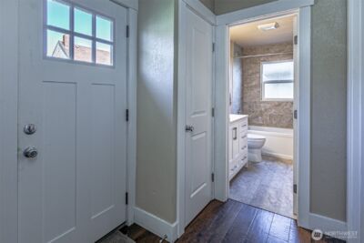 913 E McKinley Road , Tacoma, WA 98404 - Photo 17