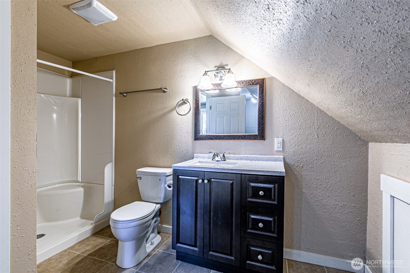 913 E McKinley Road , Tacoma, WA 98404